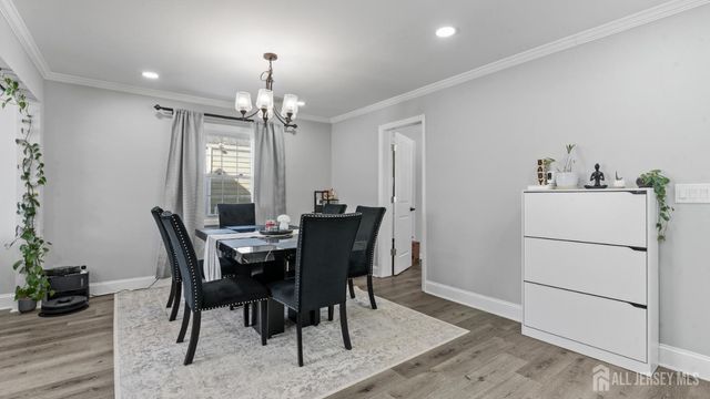 47 Hillcrest Avenue, Edison, NJ 08817