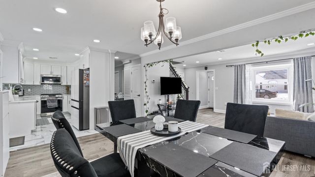 47 Hillcrest Avenue, Edison, NJ 08817