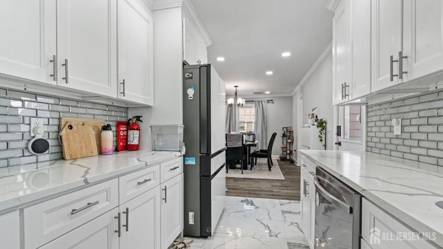 47 Hillcrest Avenue, Edison, NJ 08817