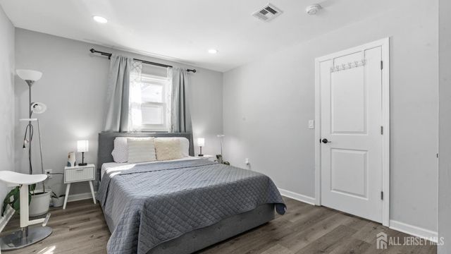 47 Hillcrest Avenue, Edison, NJ 08817