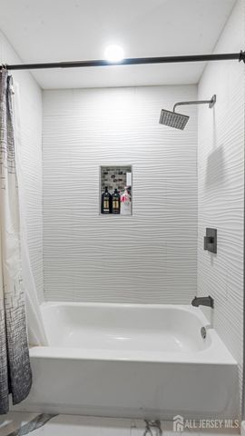 47 Hillcrest Avenue, Edison, NJ 08817