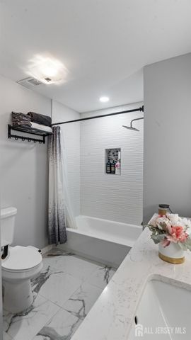 47 Hillcrest Avenue, Edison, NJ 08817