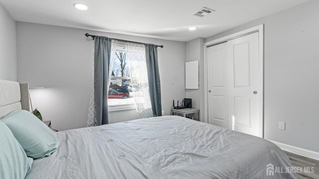 47 Hillcrest Avenue, Edison, NJ 08817