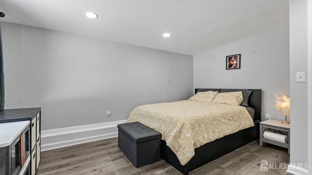 47 Hillcrest Avenue, Edison, NJ 08817