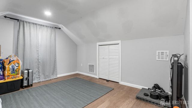 47 Hillcrest Avenue, Edison, NJ 08817