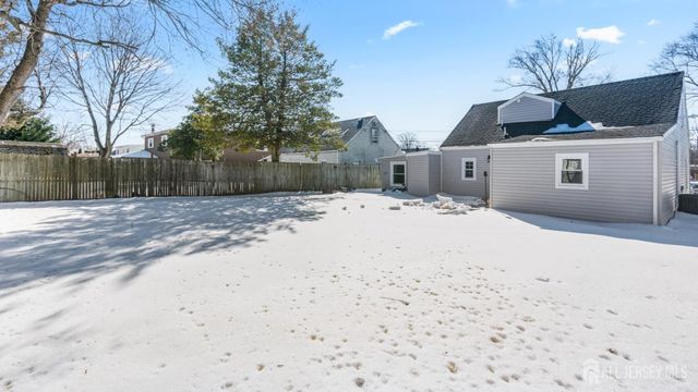 47 Hillcrest Avenue, Edison, NJ 08817