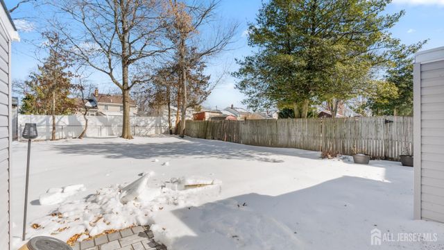 47 Hillcrest Avenue, Edison, NJ 08817