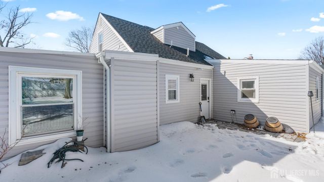 47 Hillcrest Avenue, Edison, NJ 08817