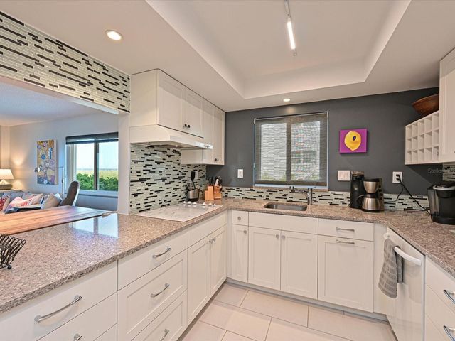 5591 GULF OF MEXICO DRIVE 4, Longboat Key, FL 34228