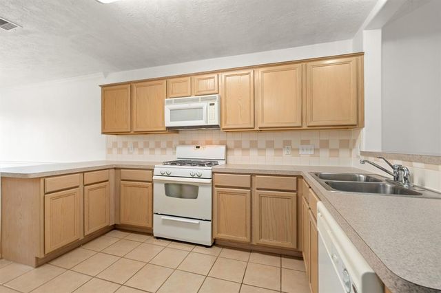 2418 Fawnlake Circle, Katy, TX 77493
