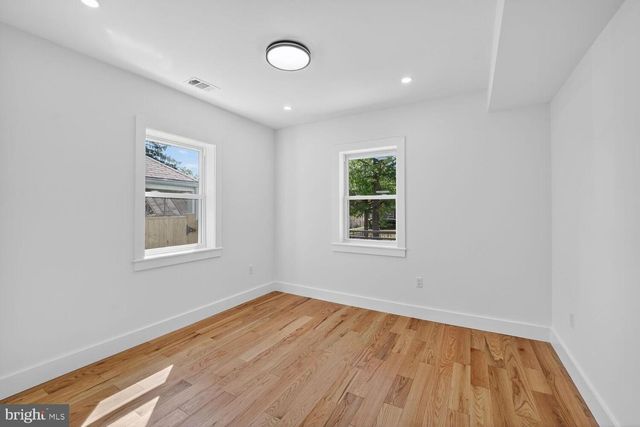 1516 EVARTS ST NE, Washington, DC 20018