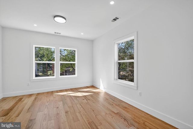 1516 EVARTS ST NE, Washington, DC 20018