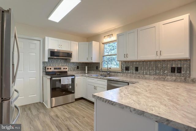 1 GRANDVIEW CT, Mechanicsburg, PA 17055
