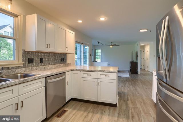1 GRANDVIEW CT, Mechanicsburg, PA 17055