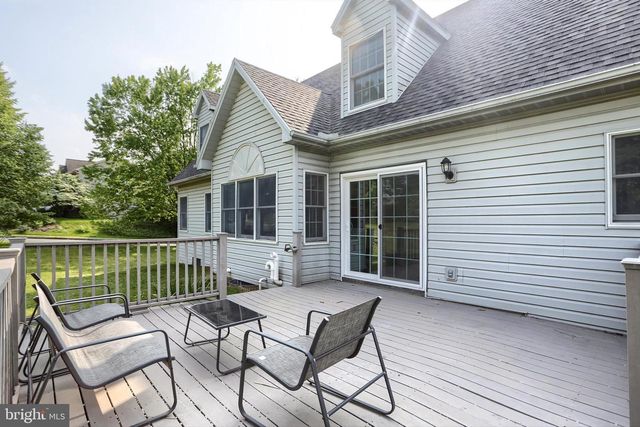 1 GRANDVIEW CT, Mechanicsburg, PA 17055