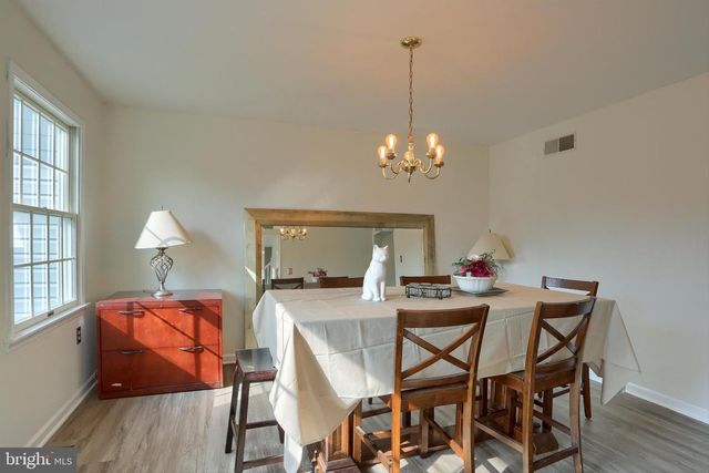 1 GRANDVIEW CT, Mechanicsburg, PA 17055