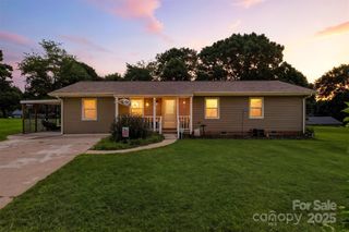 952 30th Street NE, Conover, NC 28613