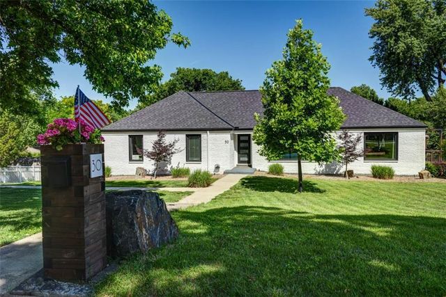 30 NE Normandy Lane, Kansas City, MO 64116