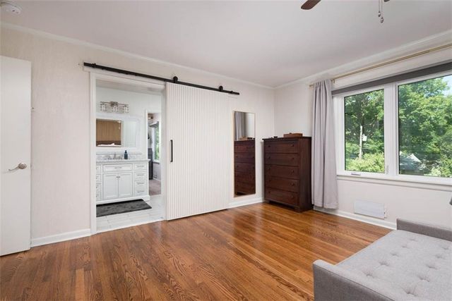30 NE Normandy Lane, Kansas City, MO 64116