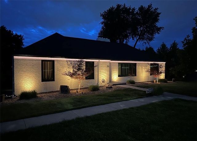 30 NE Normandy Lane, Kansas City, MO 64116