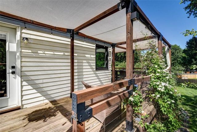 30 NE Normandy Lane, Kansas City, MO 64116