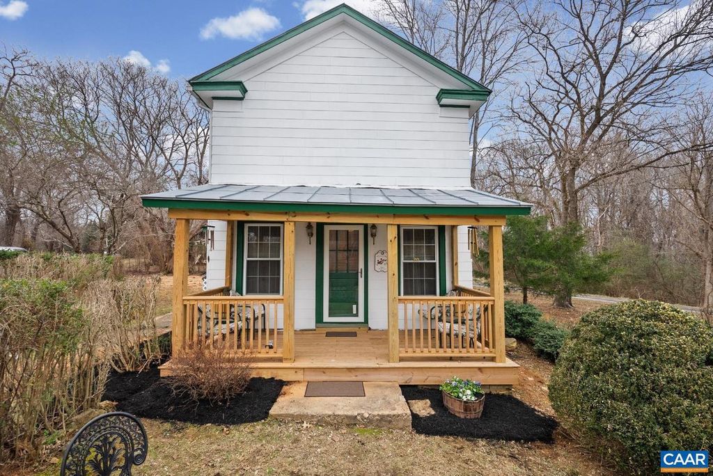Image 1 of property listing at 26 BRADDOCK LN, Shipman, VA 22971