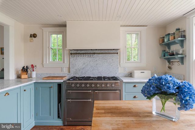 2 RIVER DR, Annapolis, MD 21403