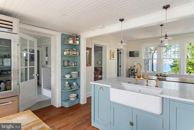 2 RIVER DR, Annapolis, MD 21403