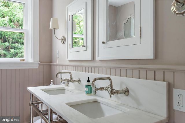 2 RIVER DR, Annapolis, MD 21403