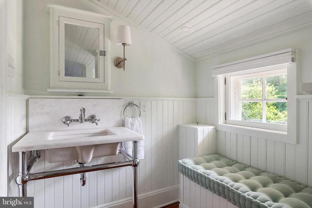 2 RIVER DR, Annapolis, MD 21403