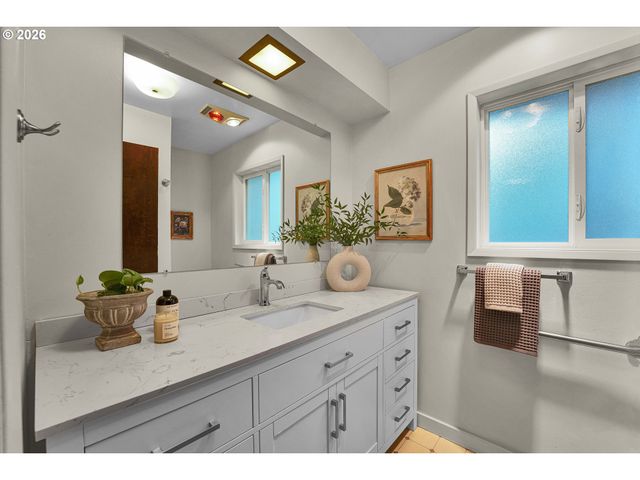 4404 Ne 129TH Pl, Portland, OR 97230