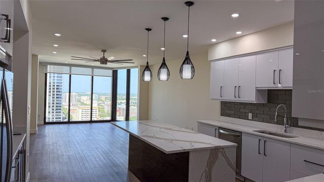 1 BEACH DRIVE SE 2512, St Petersburg, FL 33701