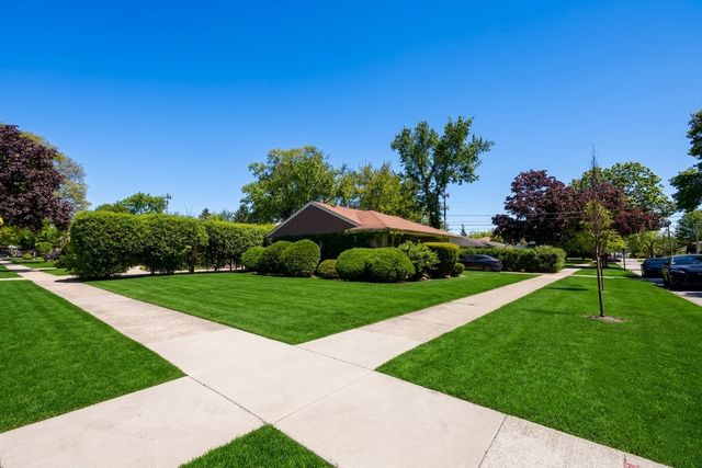901 Park Plaine Avenue, Park Ridge, IL 60068