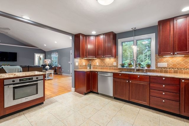 495 Grafton St, Shrewsbury, MA 01545