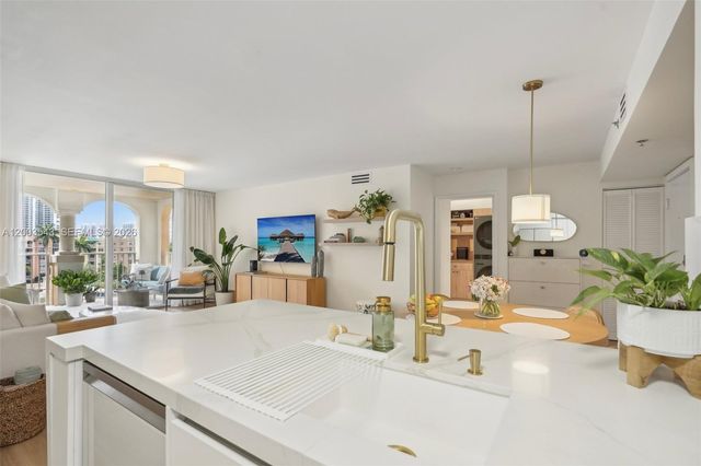 19701 E Country Club Drive 5603, Aventura, FL 33180