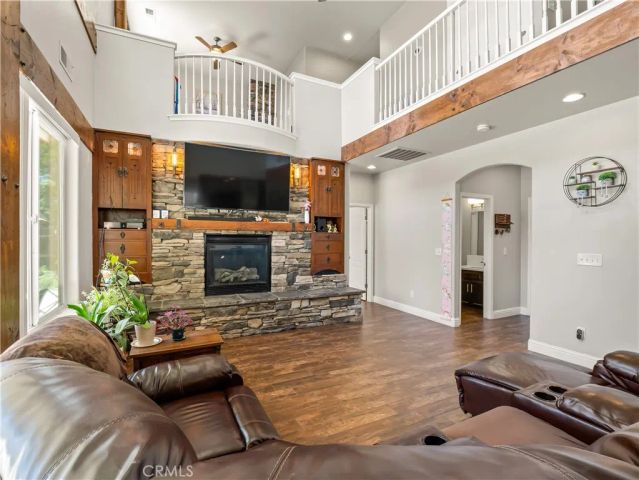 2686 Robinwood, Clovis, CA 93611