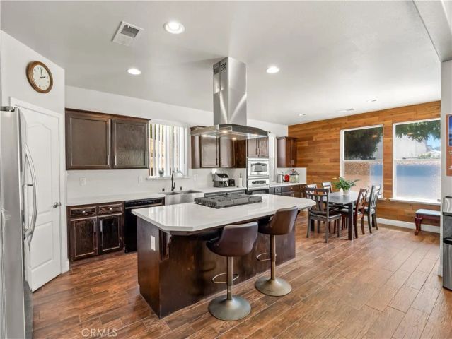 2686 Robinwood, Clovis, CA 93611
