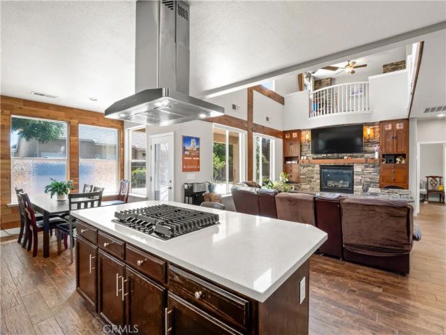 2686 Robinwood, Clovis, CA 93611