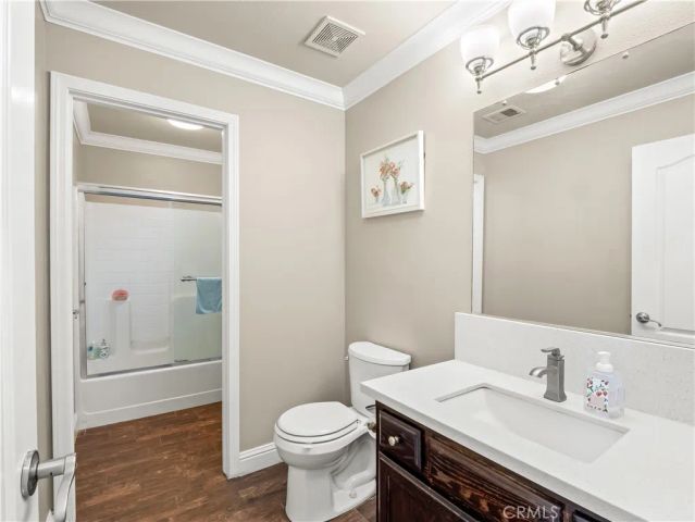 2686 Robinwood, Clovis, CA 93611