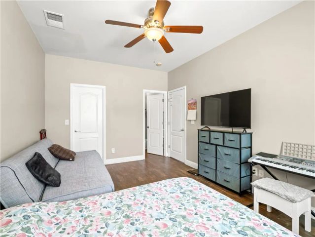 2686 Robinwood, Clovis, CA 93611