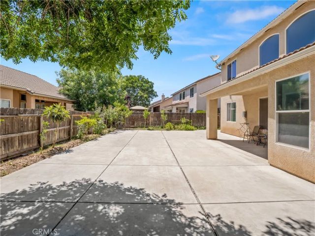 2686 Robinwood, Clovis, CA 93611