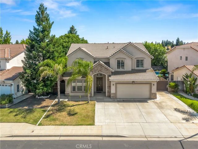 2686 Robinwood, Clovis, CA 93611