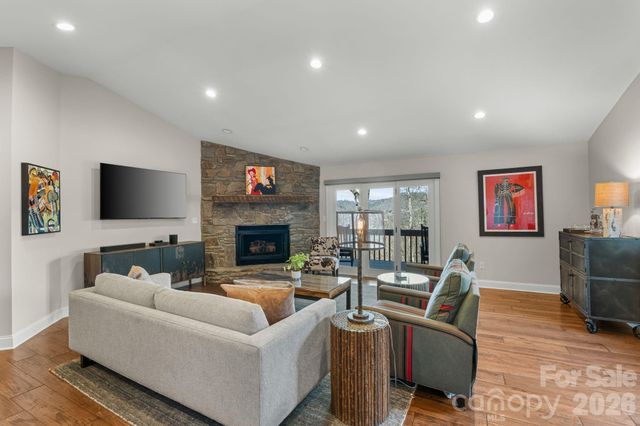 3302 Timber Trail, Asheville, NC 28804