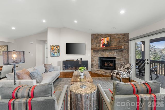 3302 Timber Trail, Asheville, NC 28804