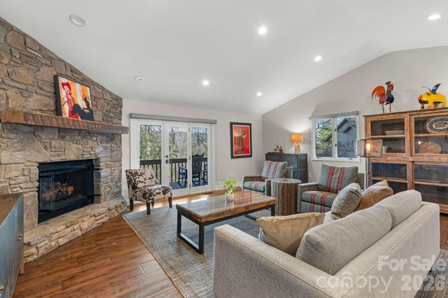 3302 Timber Trail, Asheville, NC 28804