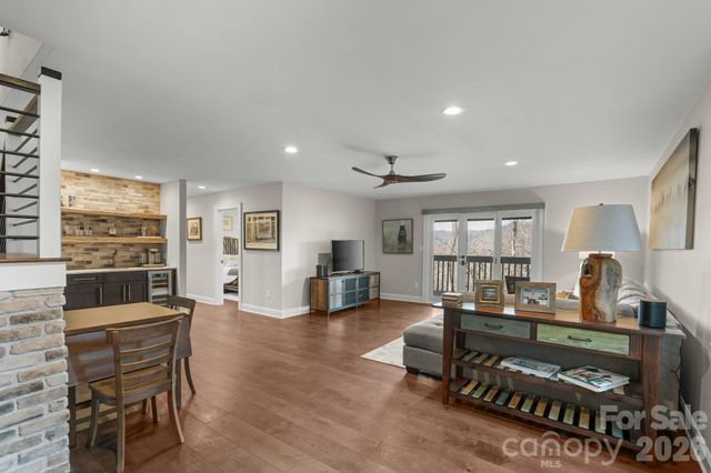 3302 Timber Trail, Asheville, NC 28804