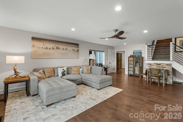 3302 Timber Trail, Asheville, NC 28804