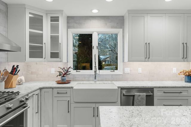 3302 Timber Trail, Asheville, NC 28804