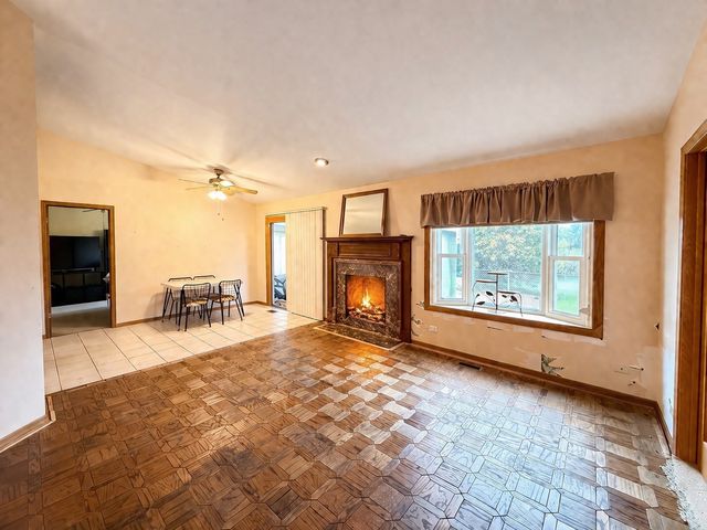 1605 Powder Horn Drive, Algonquin, IL 60102