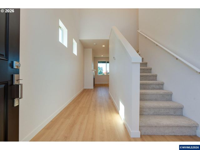 808 Magnolia Av, Woodburn, OR 97071